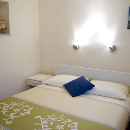 In With Terrace, Wifi, Dishwasher *